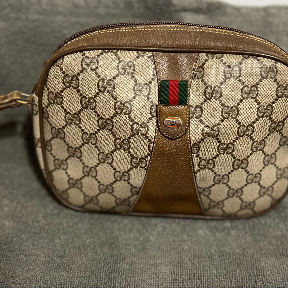 Vintage Gucci Clutch / Wristlet